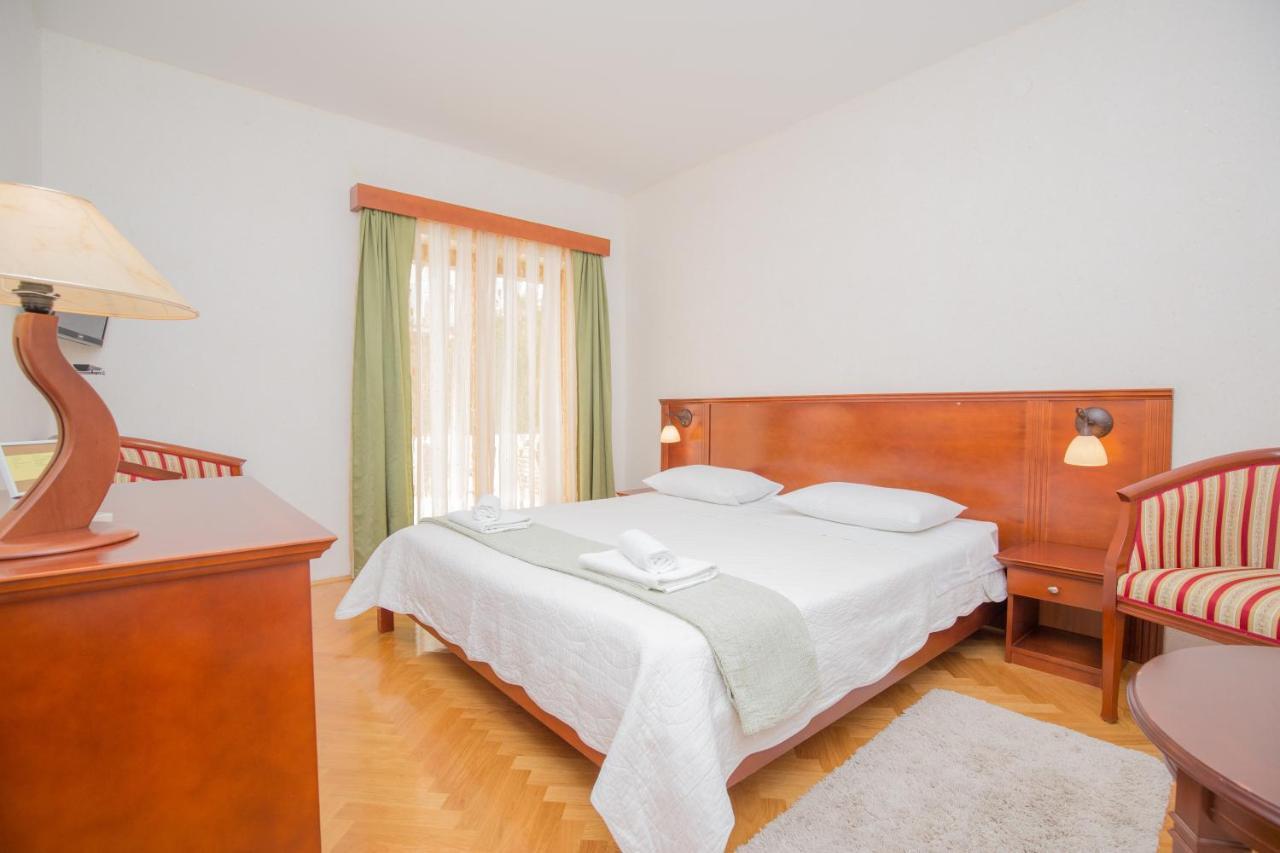 Rooms Plava Laguna Primošten Екстериор снимка