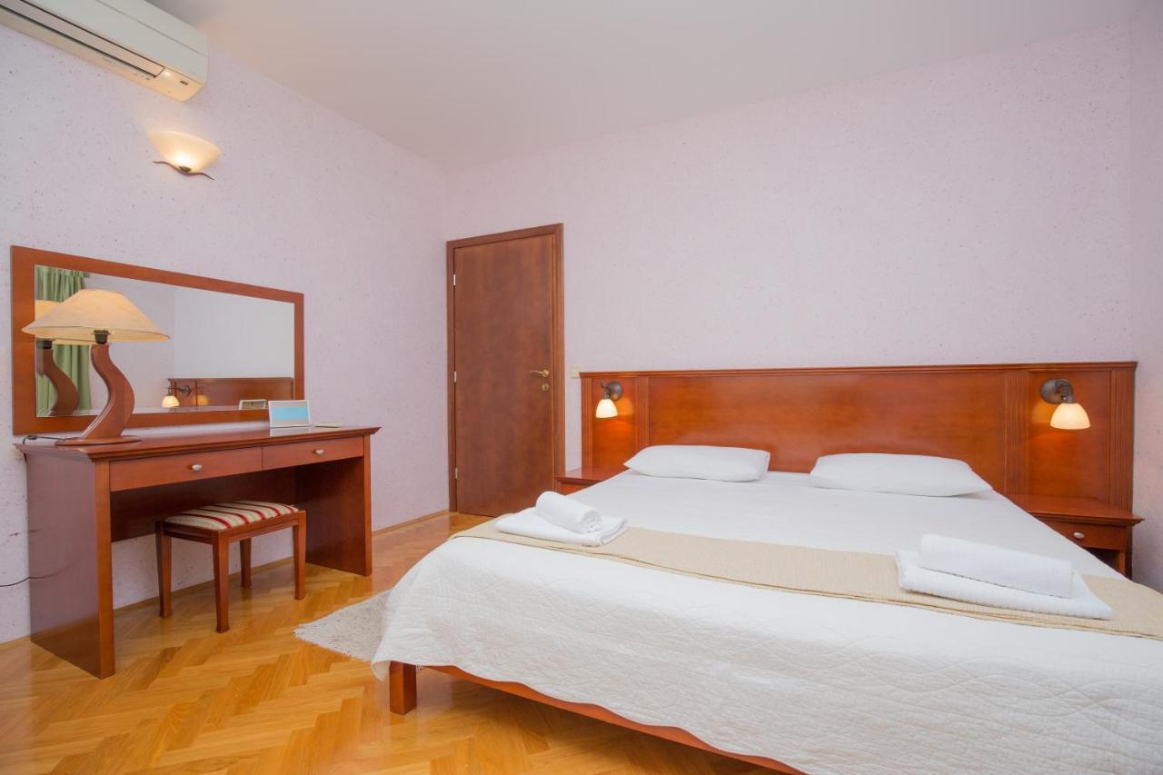 Rooms Plava Laguna Primošten Екстериор снимка