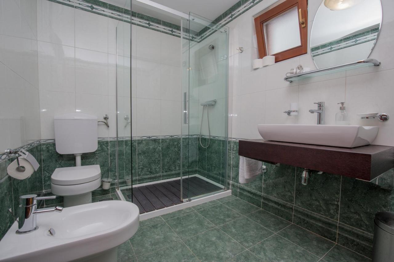 Rooms Plava Laguna Primošten Екстериор снимка