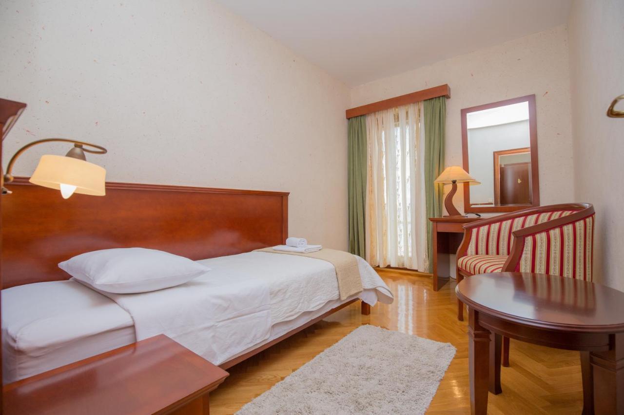 Rooms Plava Laguna Primošten Екстериор снимка